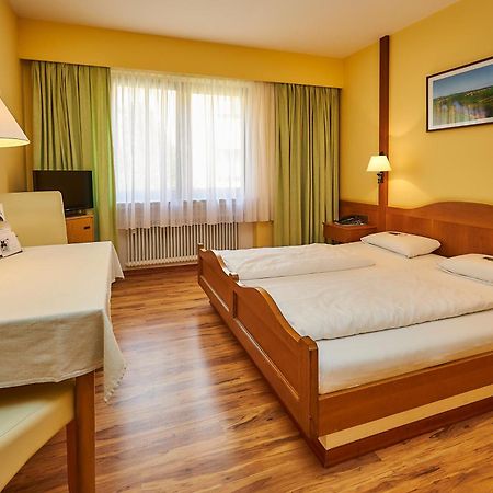 Flair-Hotel Zum Benediktiner Schwarzach am Main Kültér fotó