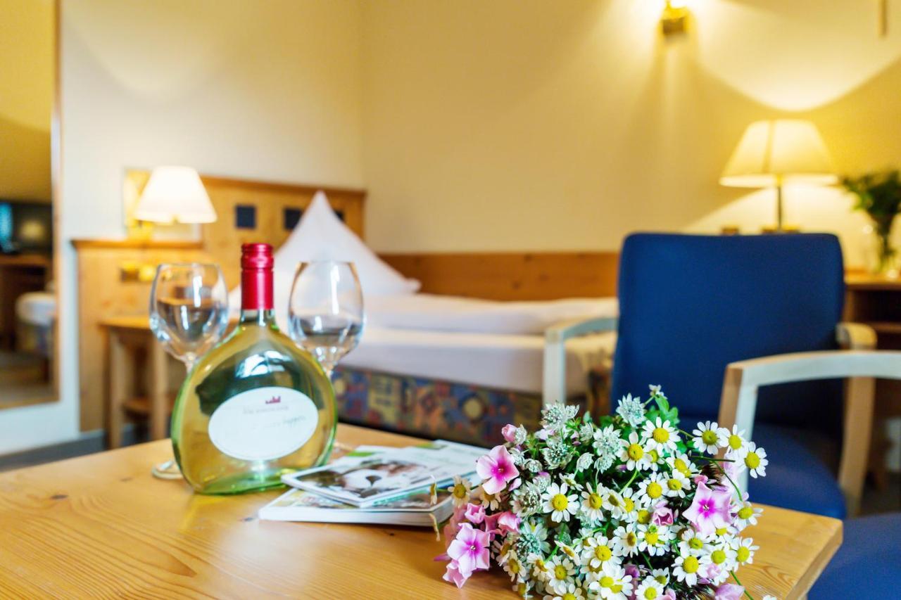 Flair-Hotel Zum Benediktiner Schwarzach am Main Kültér fotó