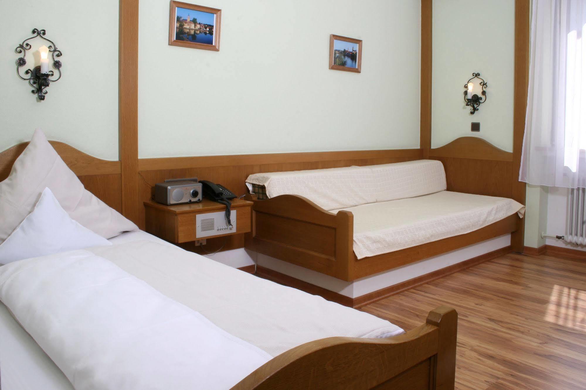 Flair-Hotel Zum Benediktiner Schwarzach am Main Kültér fotó